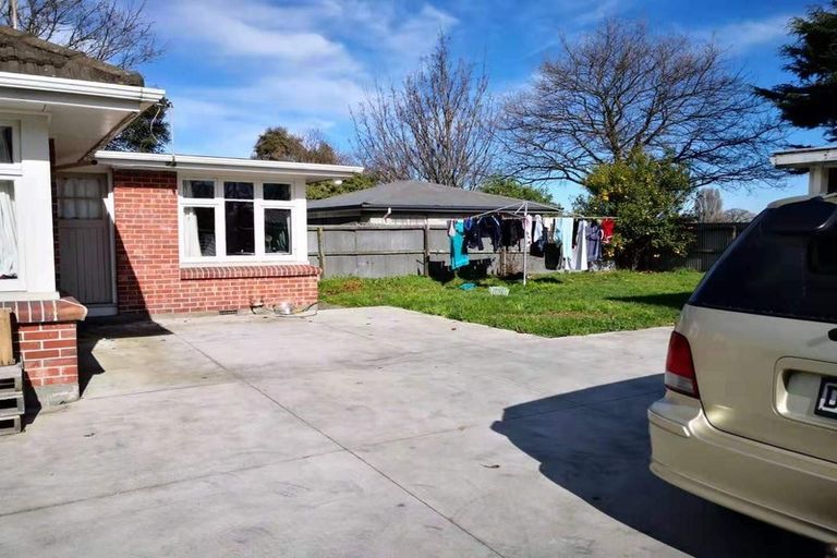 Photo of property in 8 Curletts Road, Sockburn, Christchurch, 8042