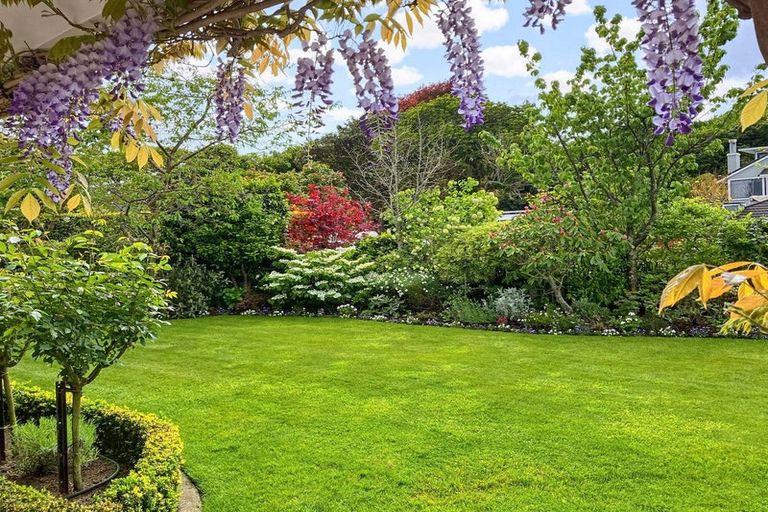 Photo of property in 5 Patterson Grove, Waikanae, 5036