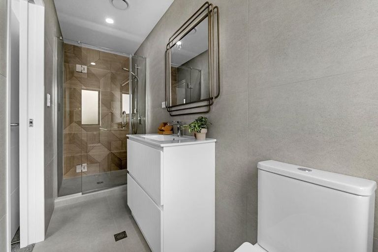 Photo of property in 7/1 Benita Place, Sunnyvale, Auckland, 0612