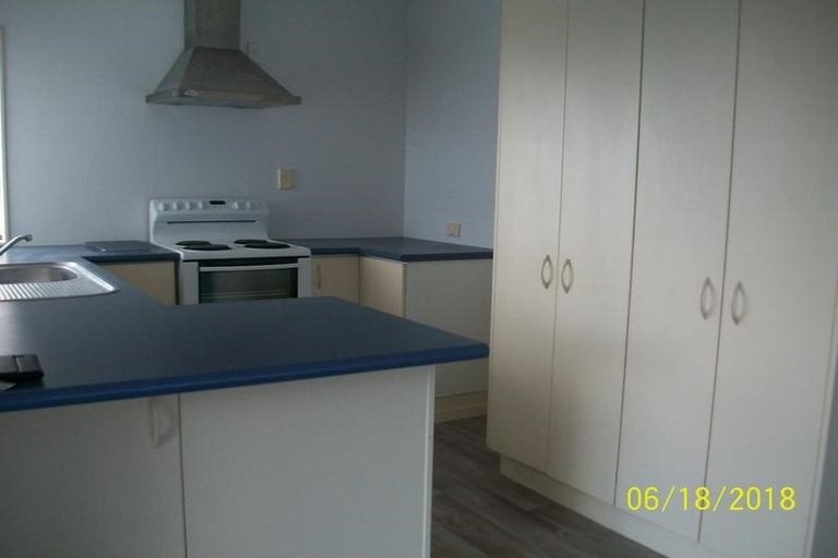 Photo of property in 1/10 Netherlands Avenue, Kelston, Auckland, 0602