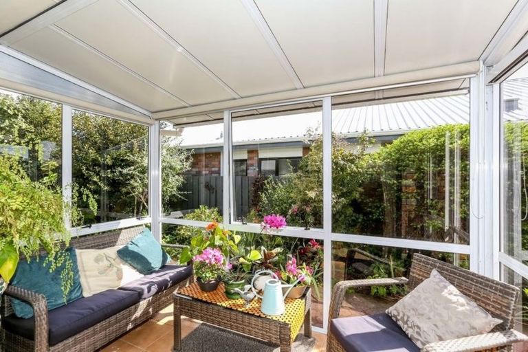 Photo of property in 2/128 Vivian Street, New Plymouth, 4310