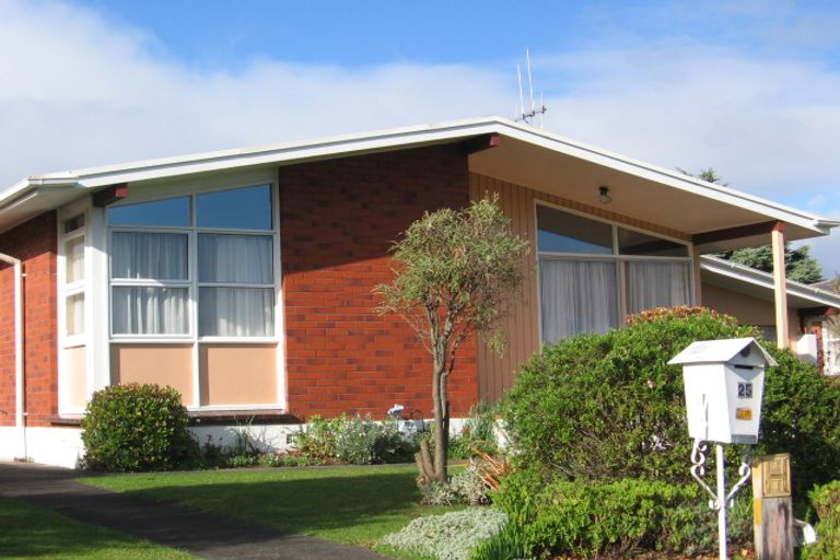 Photo of property in 25 Kennedy Avenue, Feilding, 4702
