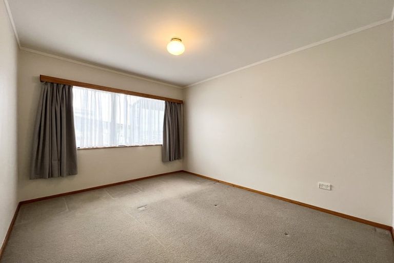 Photo of property in 2/104 Bond Crescent, Forrest Hill, Auckland, 0620