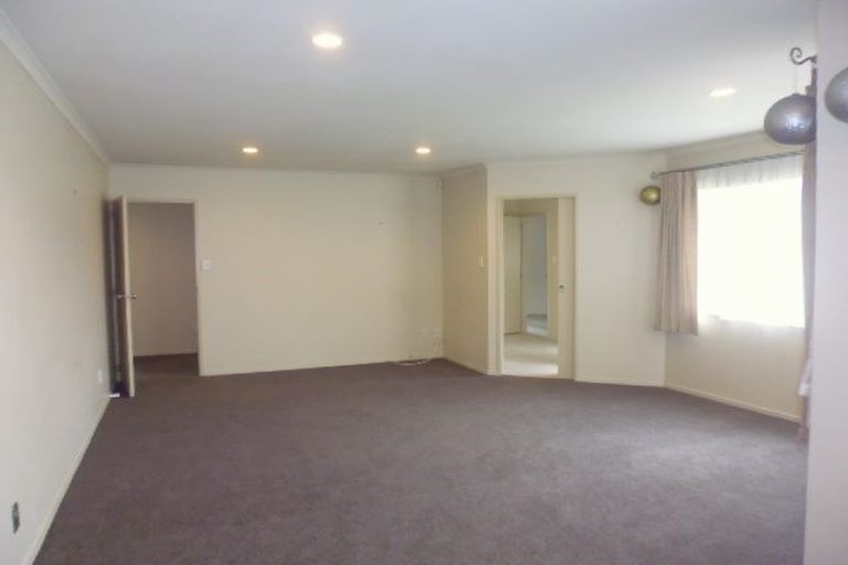 Photo of property in 21 Milson Drive, Papakura, 2110