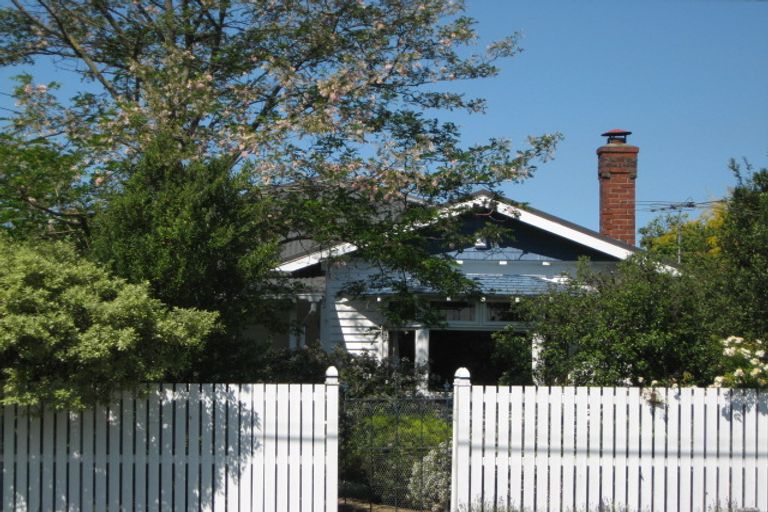 Photo of property in 14 Stapletons Road, Richmond, Christchurch, 8013