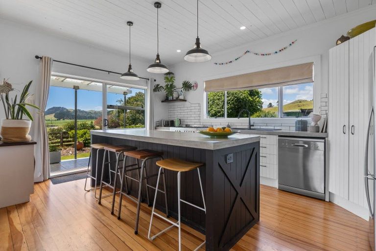 Photo of property in 826 Mokau Road, Mimi, Urenui, 4377