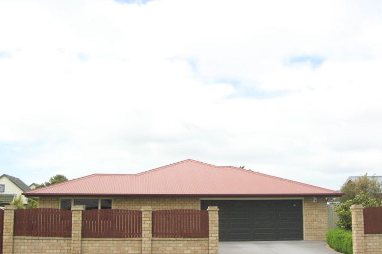 Photo of property in 72 Grimseys Road, Redwood, Christchurch, 8051