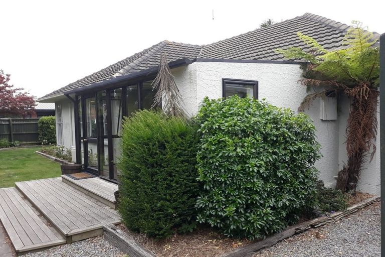 Photo of property in 1/8 Kyeburn Place, Avonhead, Christchurch, 8042