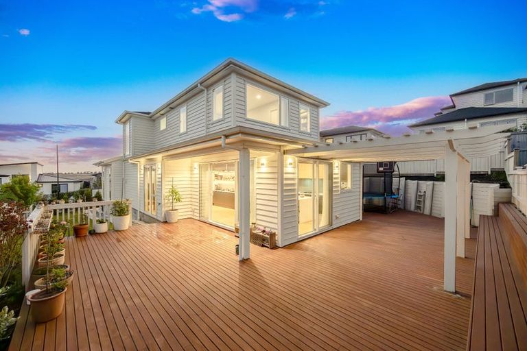 Photo of property in 14 Davey Crescent, Orewa, 0931