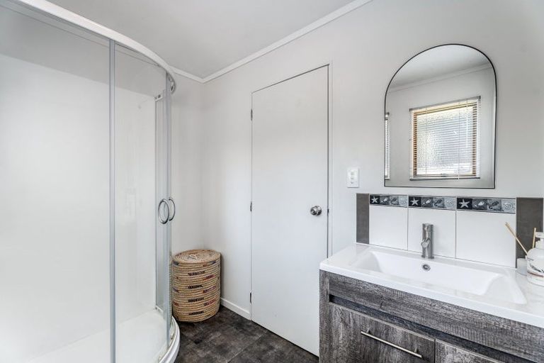 Photo of property in 5 Pohutukawa Drive, Athenree, Katikati, 3177