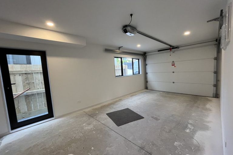 Photo of property in 10d Mantra Road, Massey, Auckland, 0614