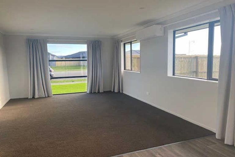 Photo of property in 139 Shillingford Boulevard, Rolleston, 7615