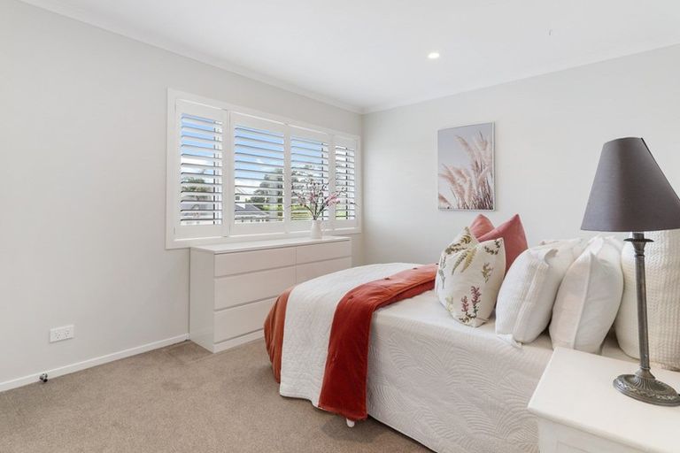 Photo of property in 2 Gibraltar Street, Howick, Auckland, 2014