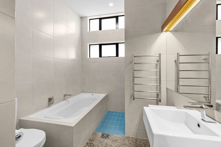 Photo of property in 8 Seamount Terrace, Mount Pleasant, Christchurch, 8081