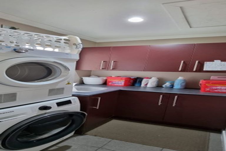 Photo of property in 20 Aorangi Place, Birkenhead, Auckland, 0626