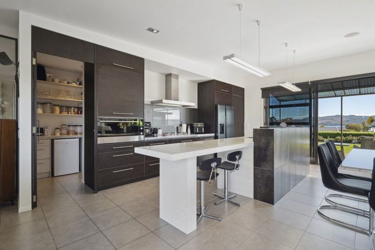 Photo of property in 9 Pukenamu Road, Rainbow Point, Taupo, 3330