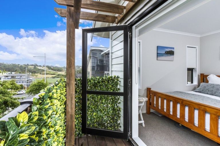 Photo of property in 25 Cavalli Road, Long Bay, Auckland, 0630