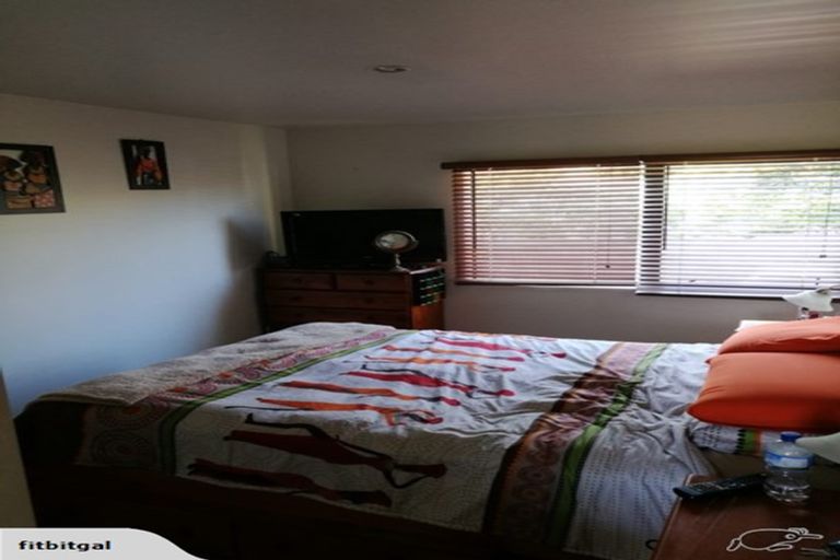 Photo of property in 1/13 John Jennings Drive, Oteha, Auckland, 0632