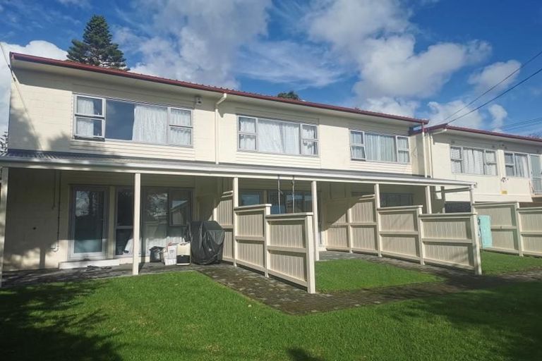 Photo of property in 4/41a Tramway Road, Beach Haven, Auckland, 0626