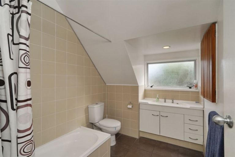 Photo of property in 34 Lees Road, Strowan, Christchurch, 8052