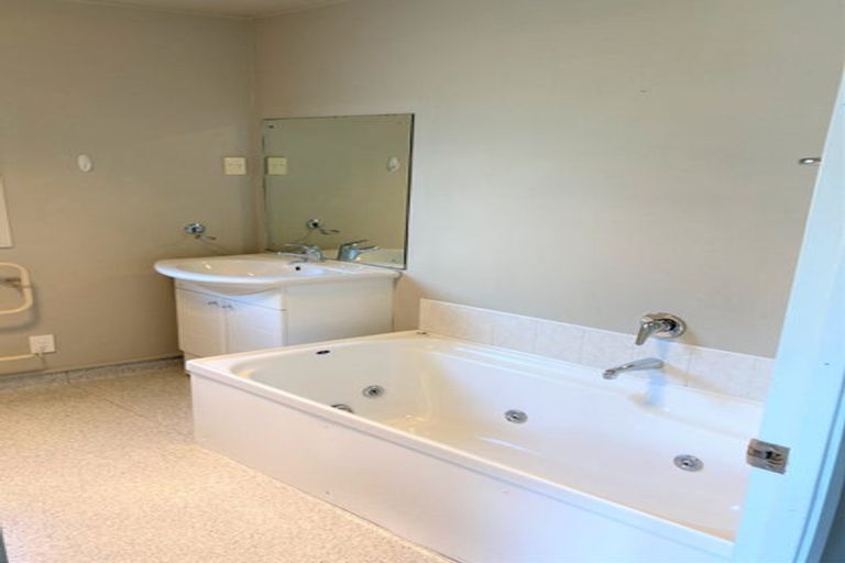 Photo of property in 8e Mckellar Court, Cromwell, 9310