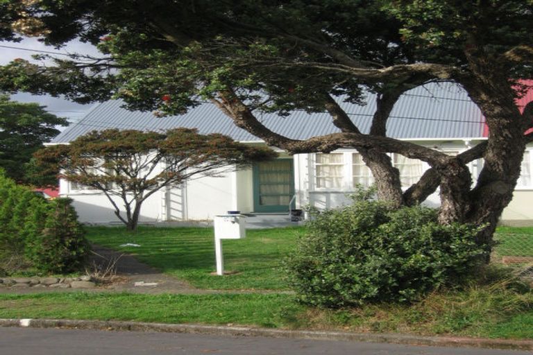 Photo of property in 9 Sellers Grove, Taita, Lower Hutt, 5011