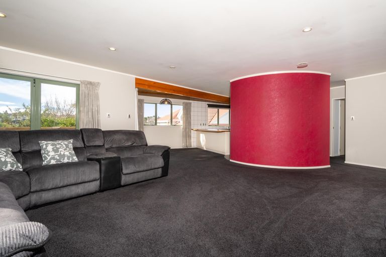 Photo of property in 29 Jubaea Place, Henderson, Auckland, 0610