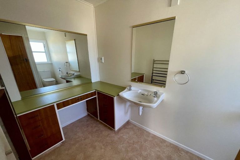 Photo of property in 78 Tauhinu Road, Miramar, Wellington, 6022