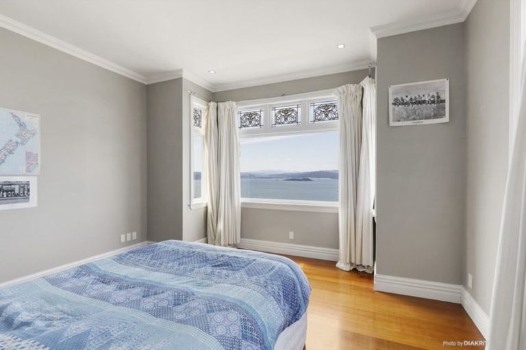 Photo of property in 10 Lookout Road, Roseneath, Wellington, 6011