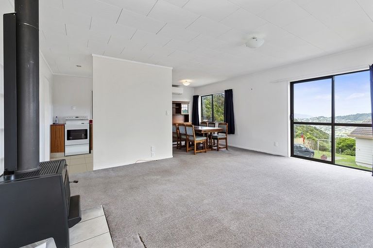 Photo of property in 17 Cathie Place, Karori, Wellington, 6012