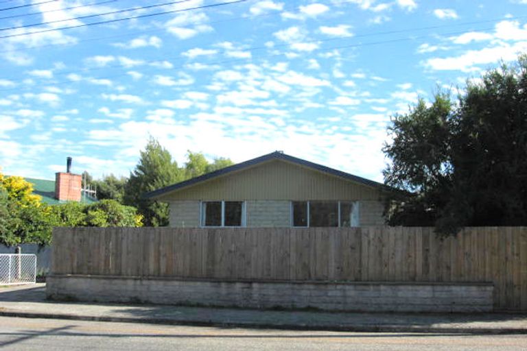 Photo of property in 4 Hughes Street, Waimate, 7924