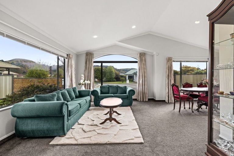 Photo of property in 18 Claridge Place, Taradale, Napier, 4112