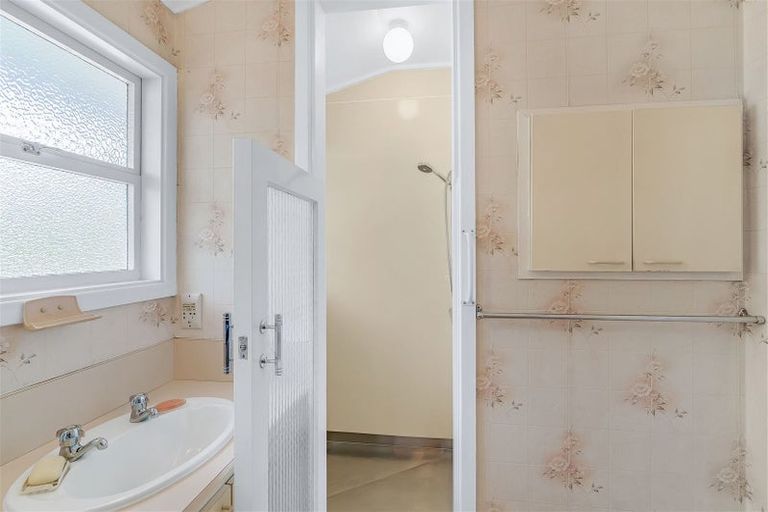 Photo of property in 11 Tuirau Place, Ilam, Christchurch, 8041