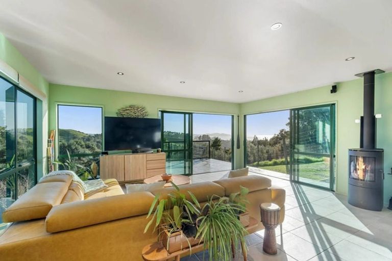 Photo of property in 1559 Pataua Road North, Pataua North, Whangarei, 0175