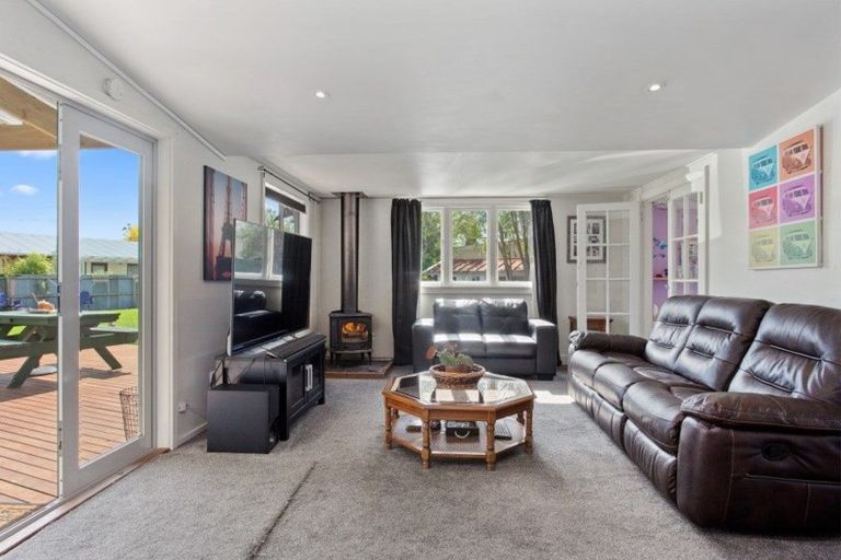 Photo of property in 16 Penfold Square, Leithfield, 7481