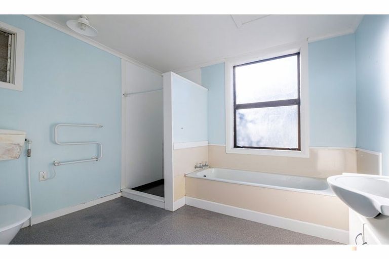 Photo of property in 1 Augustine Street, Waimate, 7924