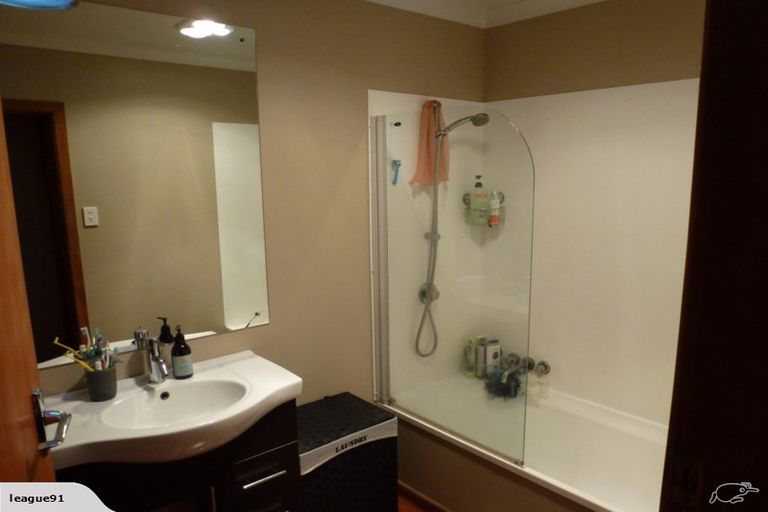 Photo of property in 124 Ruamahanga Crescent, Terrace End, Palmerston North, 4410