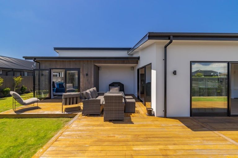 Photo of property in 6 Brooklands Street, Burwood, Christchurch, 8083