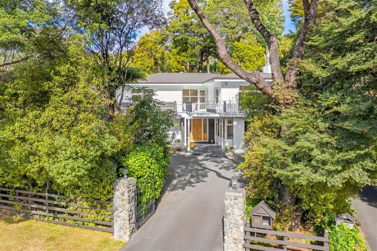 Photo of property in 32 Chatsworth Road, Silverstream, Upper Hutt, 5019