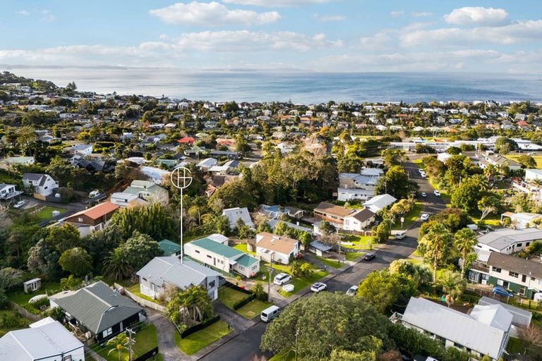 Photo of property in 40 Elliston Crescent, Stanmore Bay, Whangaparaoa, 0932