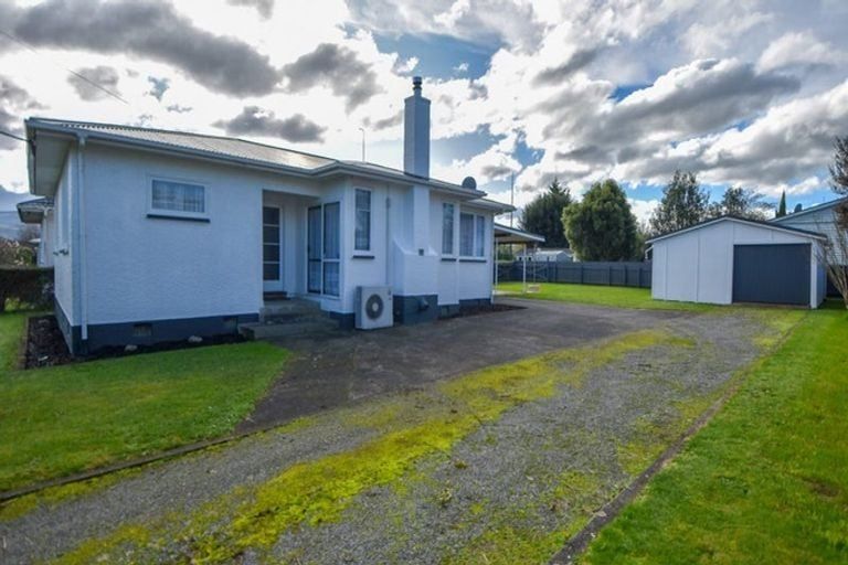 Photo of property in 132 Pembroke Street, Carterton, 5713