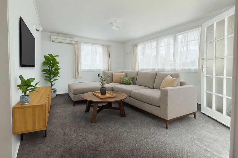 Photo of property in 1 Titahi Bay Road, Porirua City Centre, Porirua, 5022