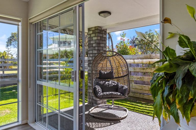 Photo of property in 33 Maygrove Drive, Orewa, 0931