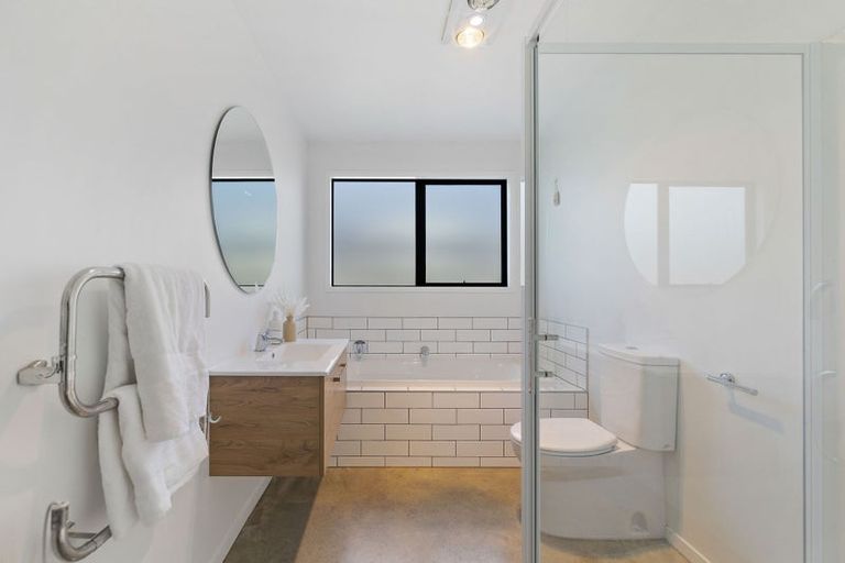 Photo of property in 51a-b Peterley Road, Lower Shotover, Queenstown, 9304