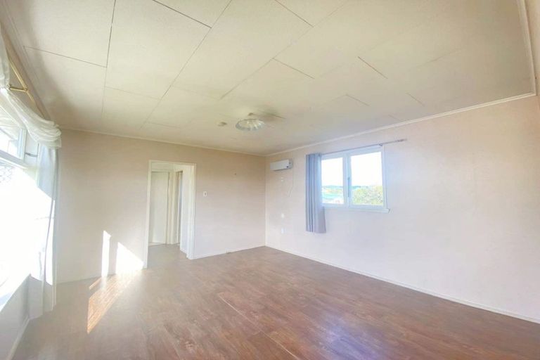 Photo of property in 118 Rathgar Road, Henderson, Auckland, 0610