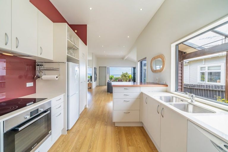 Photo of property in 43 Moana Road, Plimmerton, Porirua, 5026