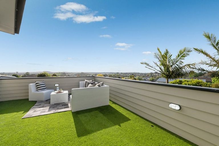 Photo of property in 2/32 Gills Road, Bucklands Beach, Auckland, 2014