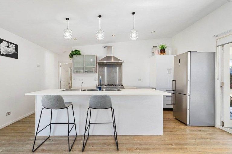 Photo of property in 4 Te Whai Street, Mangawhai Heads, Mangawhai, 0505