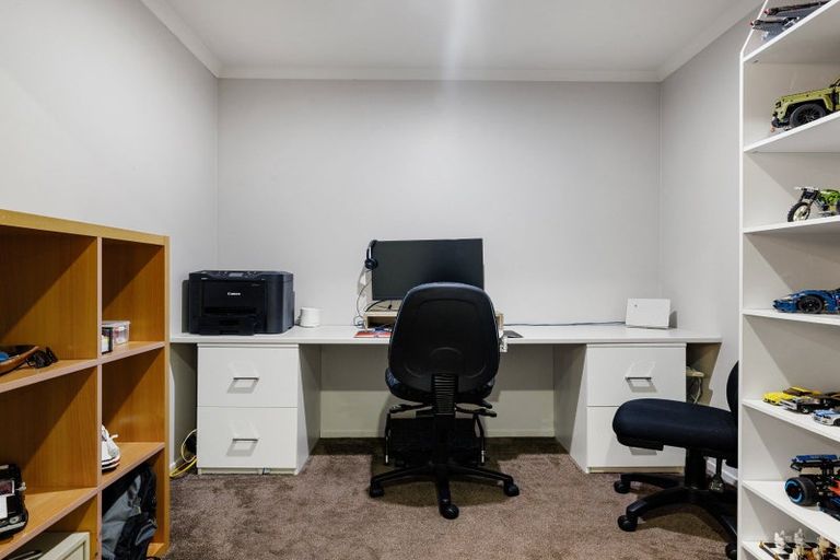 Photo of property in 5 Trauzer Place, Flagstaff, Hamilton, 3210