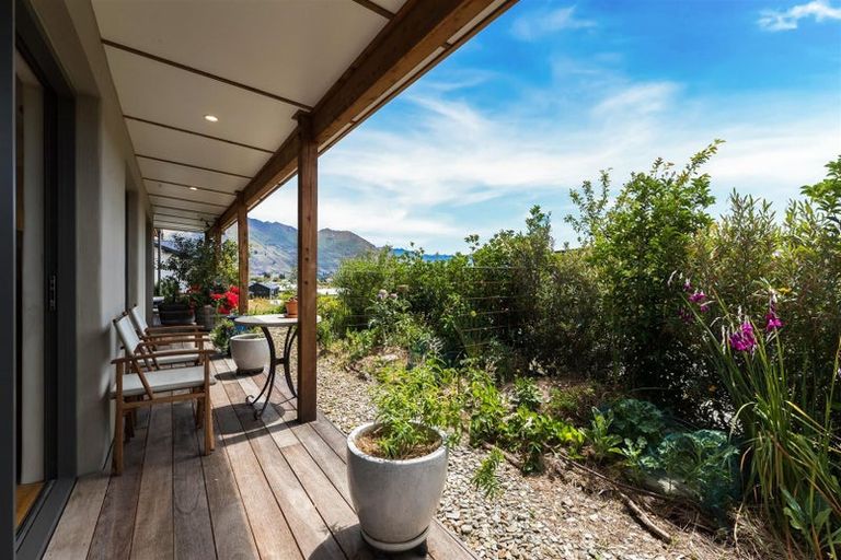 Photo of property in 25 The Heights Avenue, Wanaka, 9305